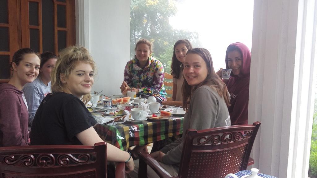 Blue Ribbon Homestay Элла Экстерьер фото