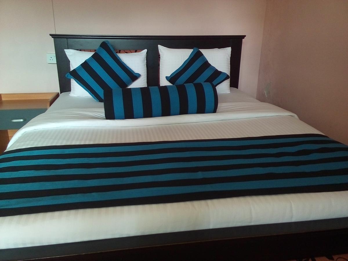 Blue Ribbon Homestay Элла Экстерьер фото