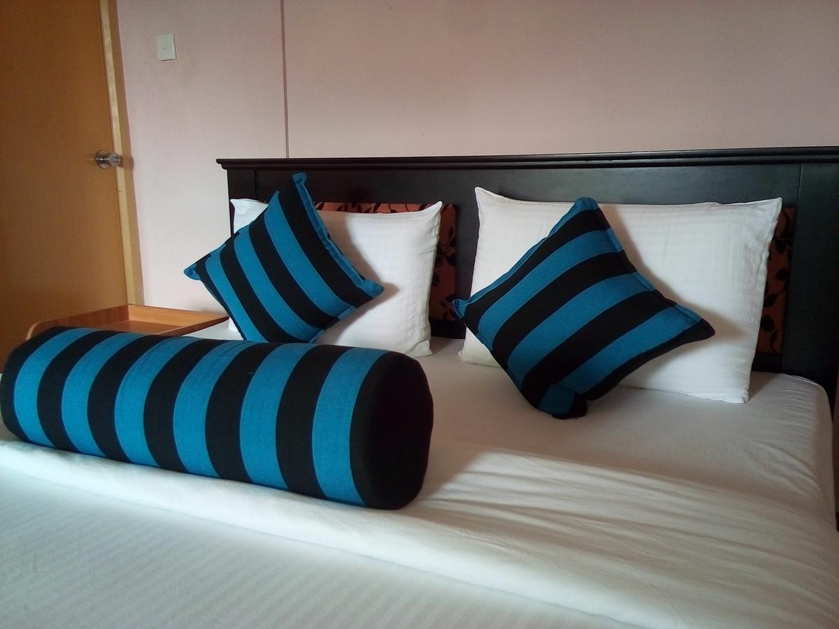 Blue Ribbon Homestay Элла Экстерьер фото